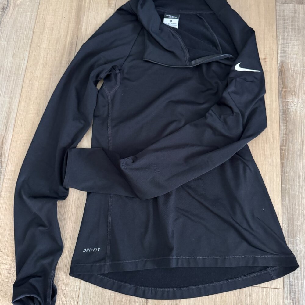 Nike Long Sleeved Fleece Lined Workout Top (Size XS) BLACK